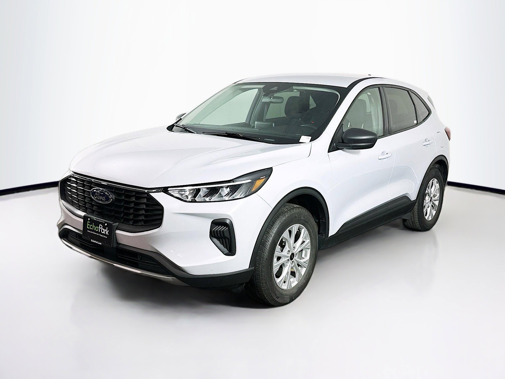 Used 2025 Ford Escape Active AWD/4WD image 3
