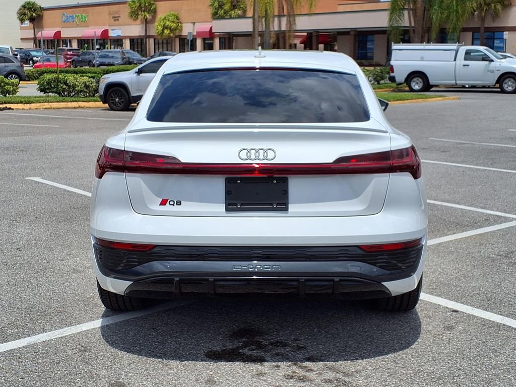 Used 2024 Audi Q8 e-tron Premium Plus w/ Premium Plus Package AWD/4WD image 6