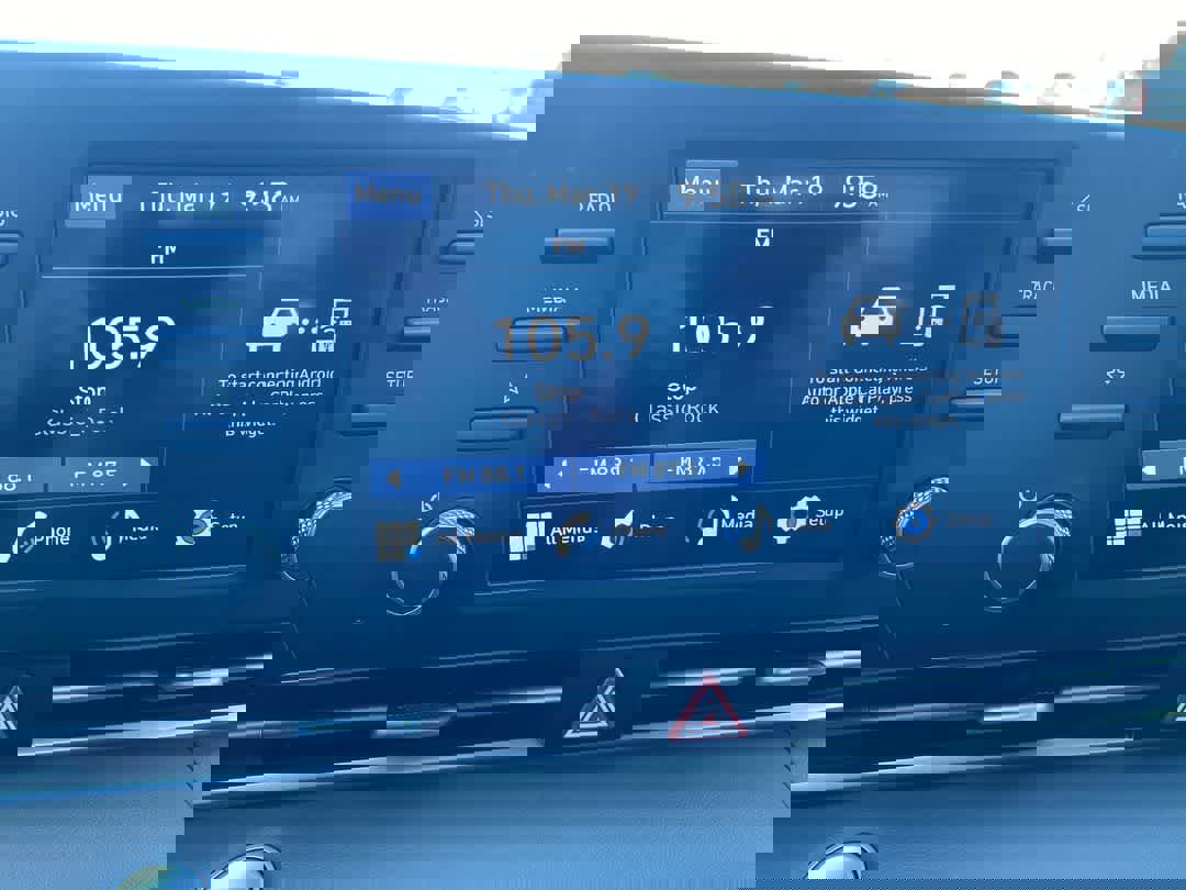 Used 2025 Hyundai Elantra Sport image 16