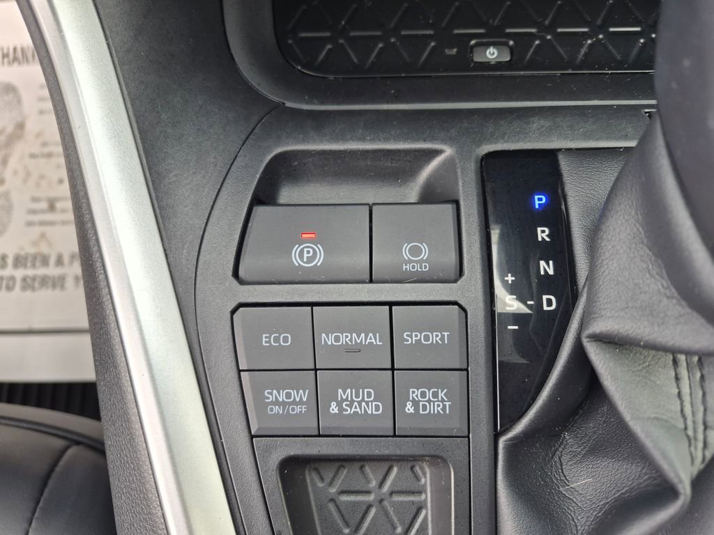 Used 2021 Toyota RAV4 XLE Premium image 21