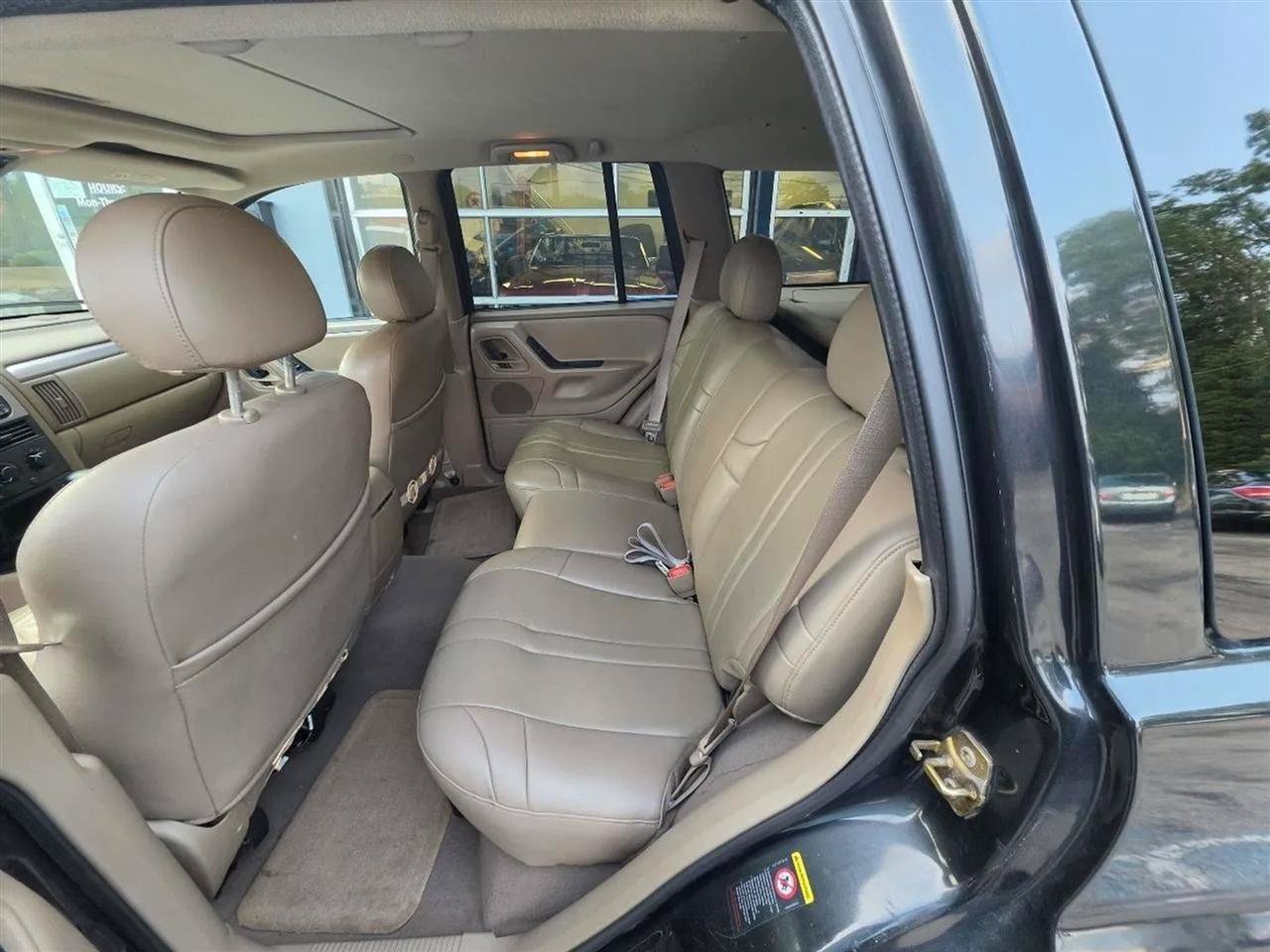 Used 2004 Jeep Grand Cherokee Laredo AWD/4WD image 14