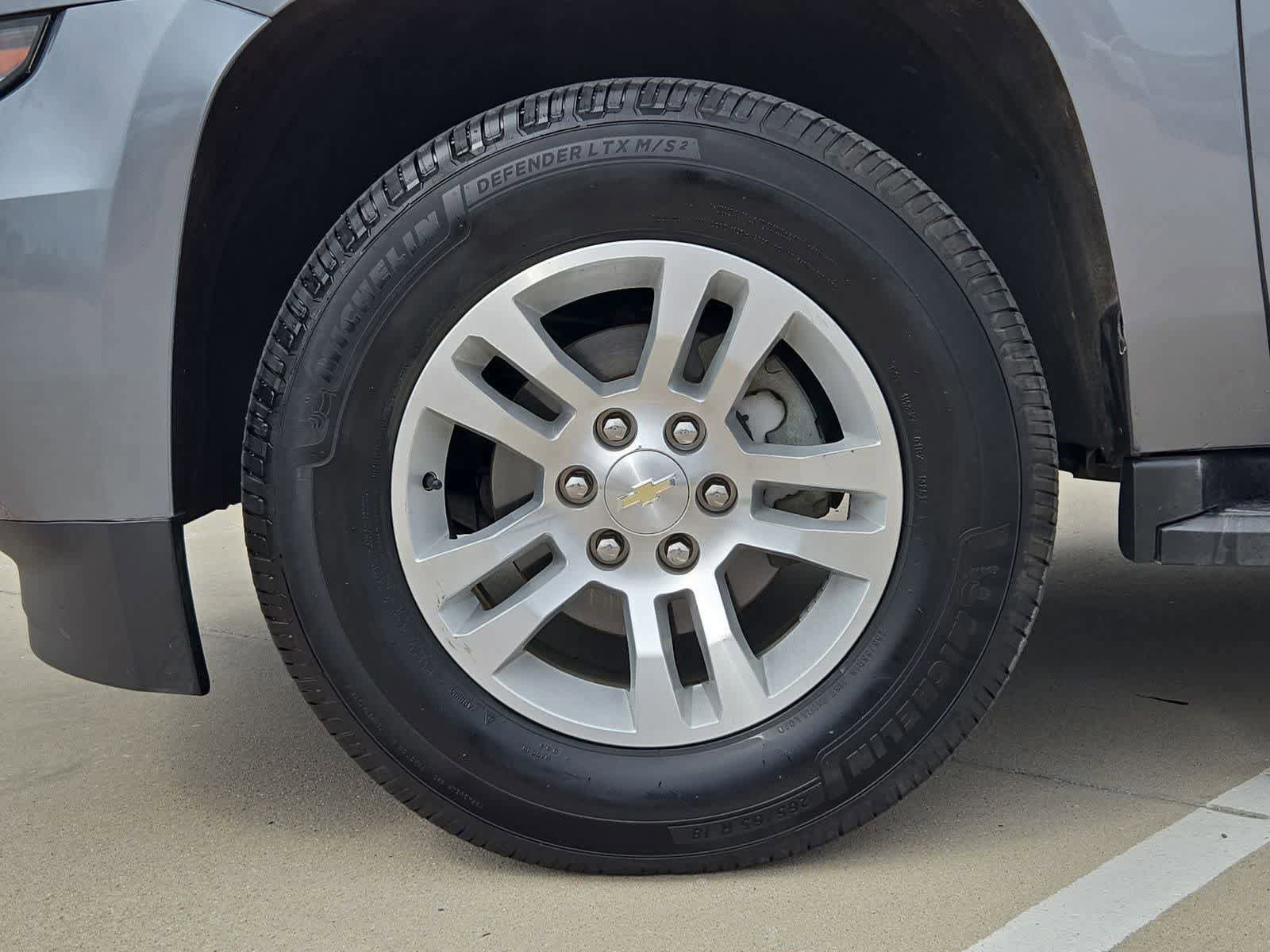 Used 2019 Chevrolet Suburban LT RWD image 12