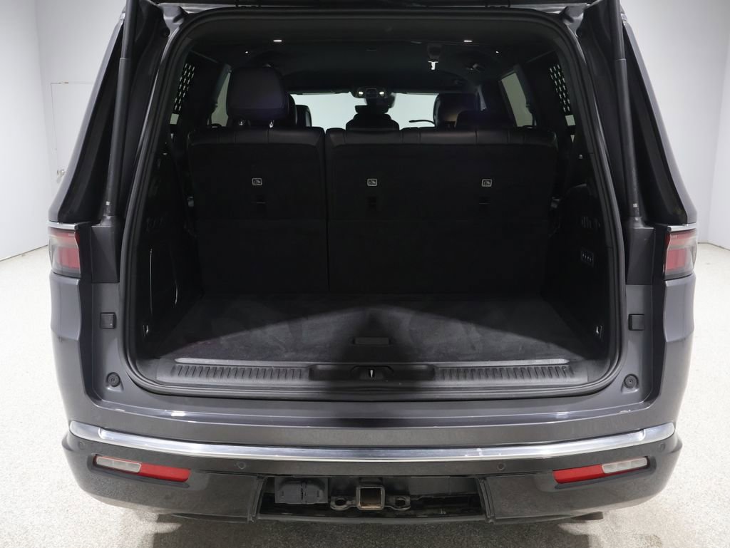 Used 2022 Jeep Wagoneer Series III AWD/4WD image 19