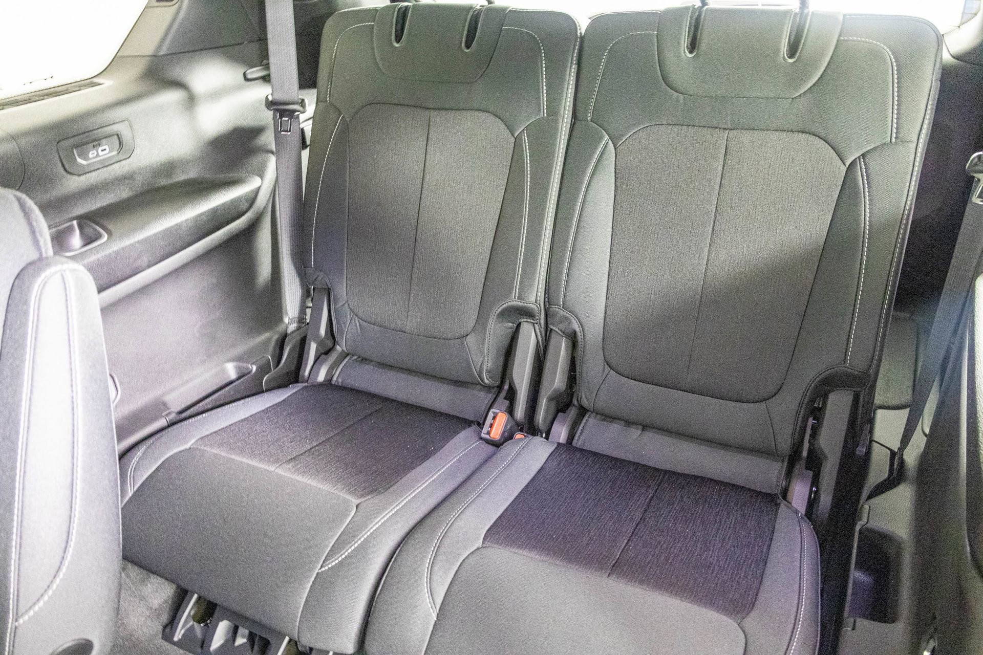 New 2025 Jeep Grand Cherokee L Laredo w/ Luxury Tech Group I image 29