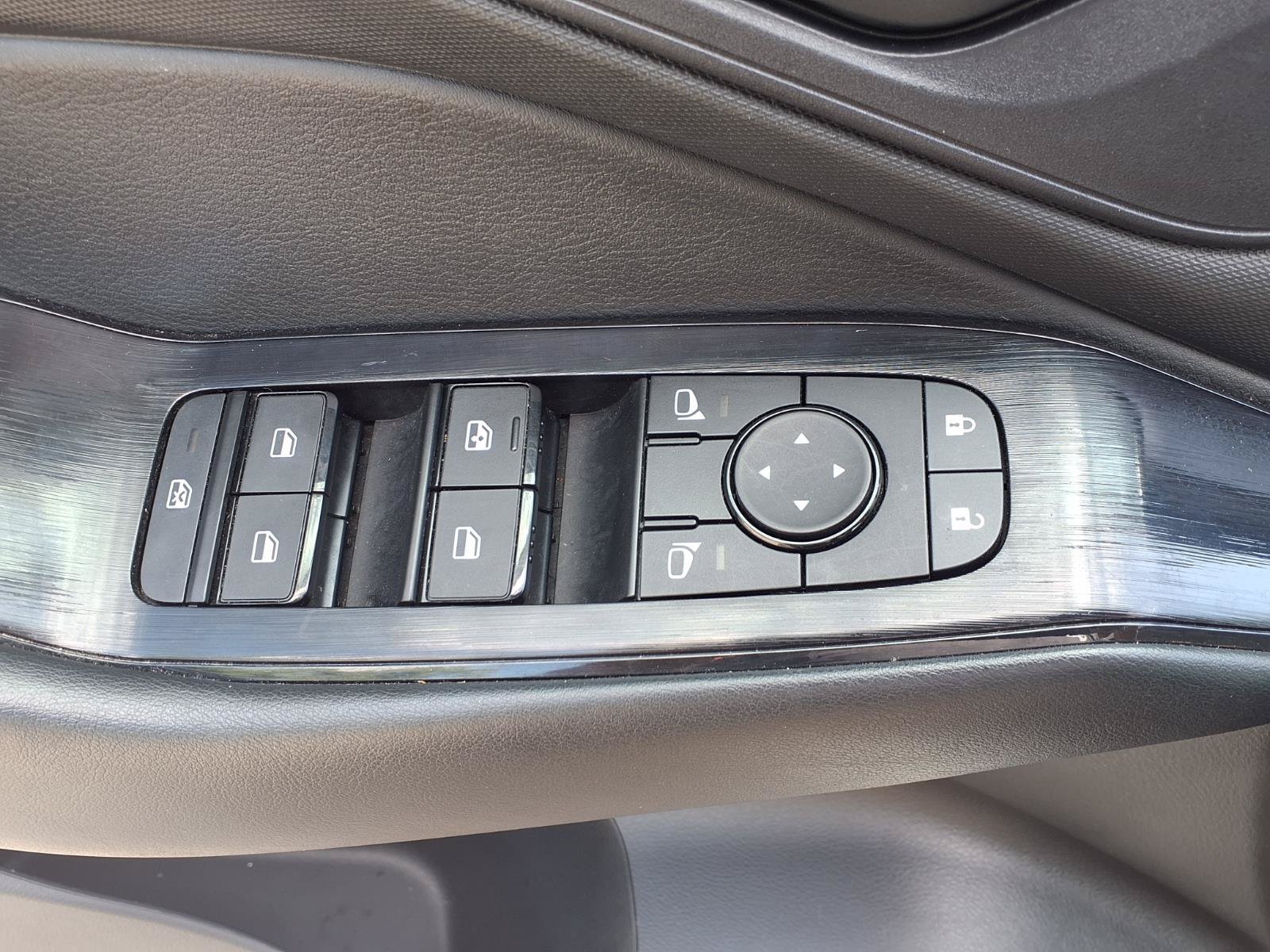 Used 2024 Nissan Rogue S AWD/4WD image 7