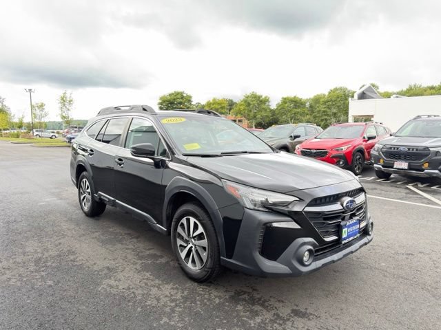 Used 2023 Subaru Outback Premium AWD/4WD image 6