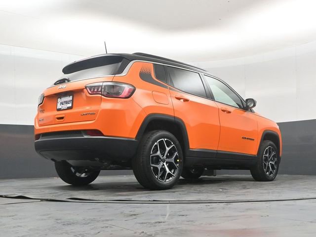 New 2026 Jeep Compass Limited w/ Mopar Graphics Package AWD/4WD image 40