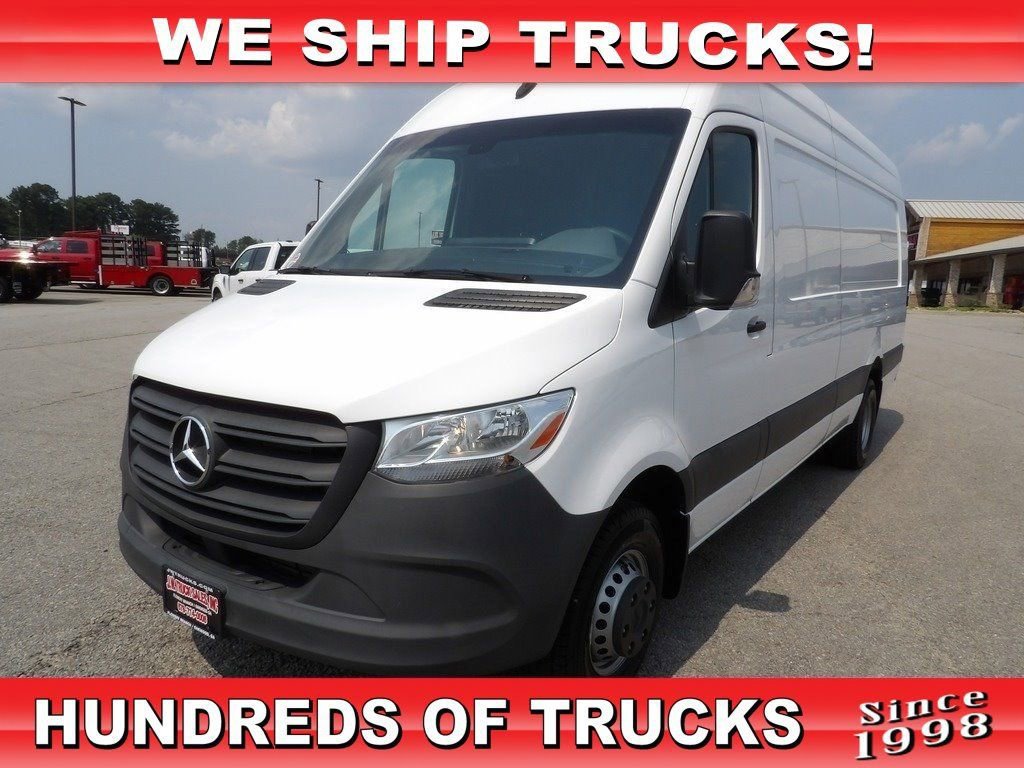 Used 2023 Mercedes-Benz Sprinter 3500 image 1