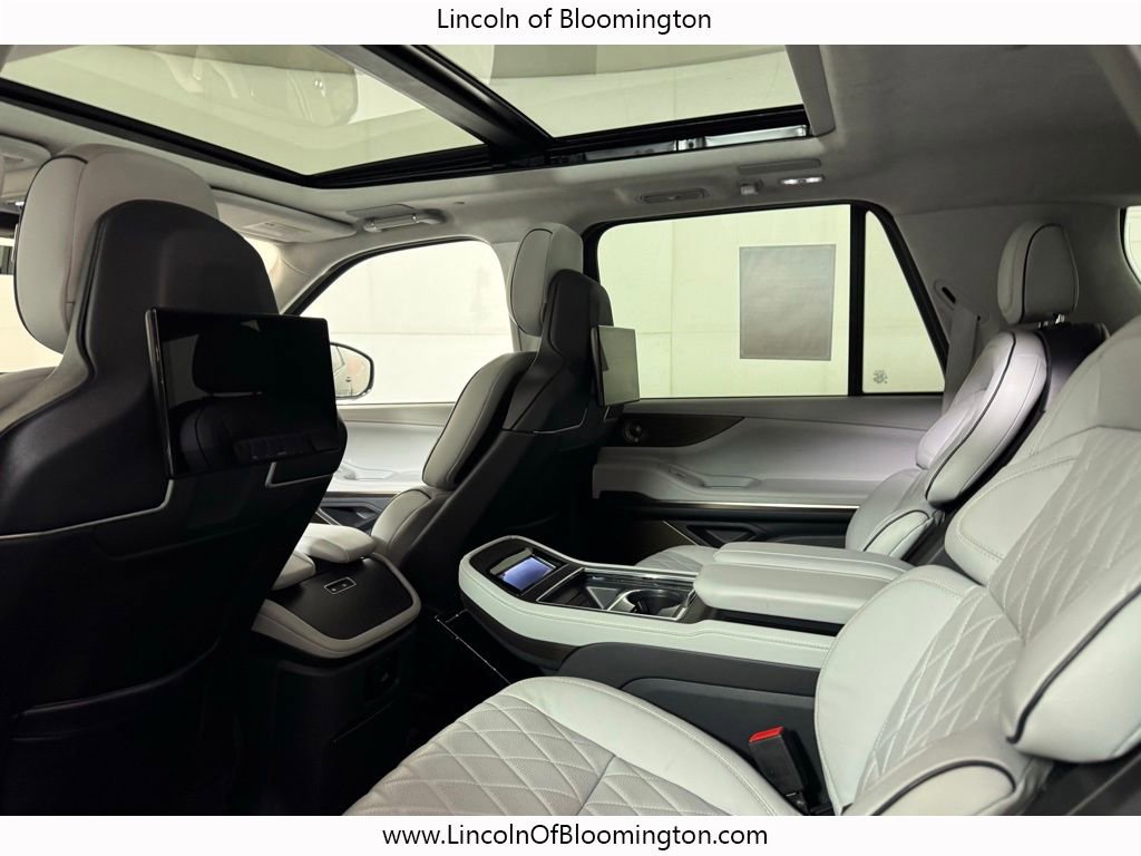 Certified 2025 Lincoln Navigator L Black Label w/ Black Label Special Edition image 40