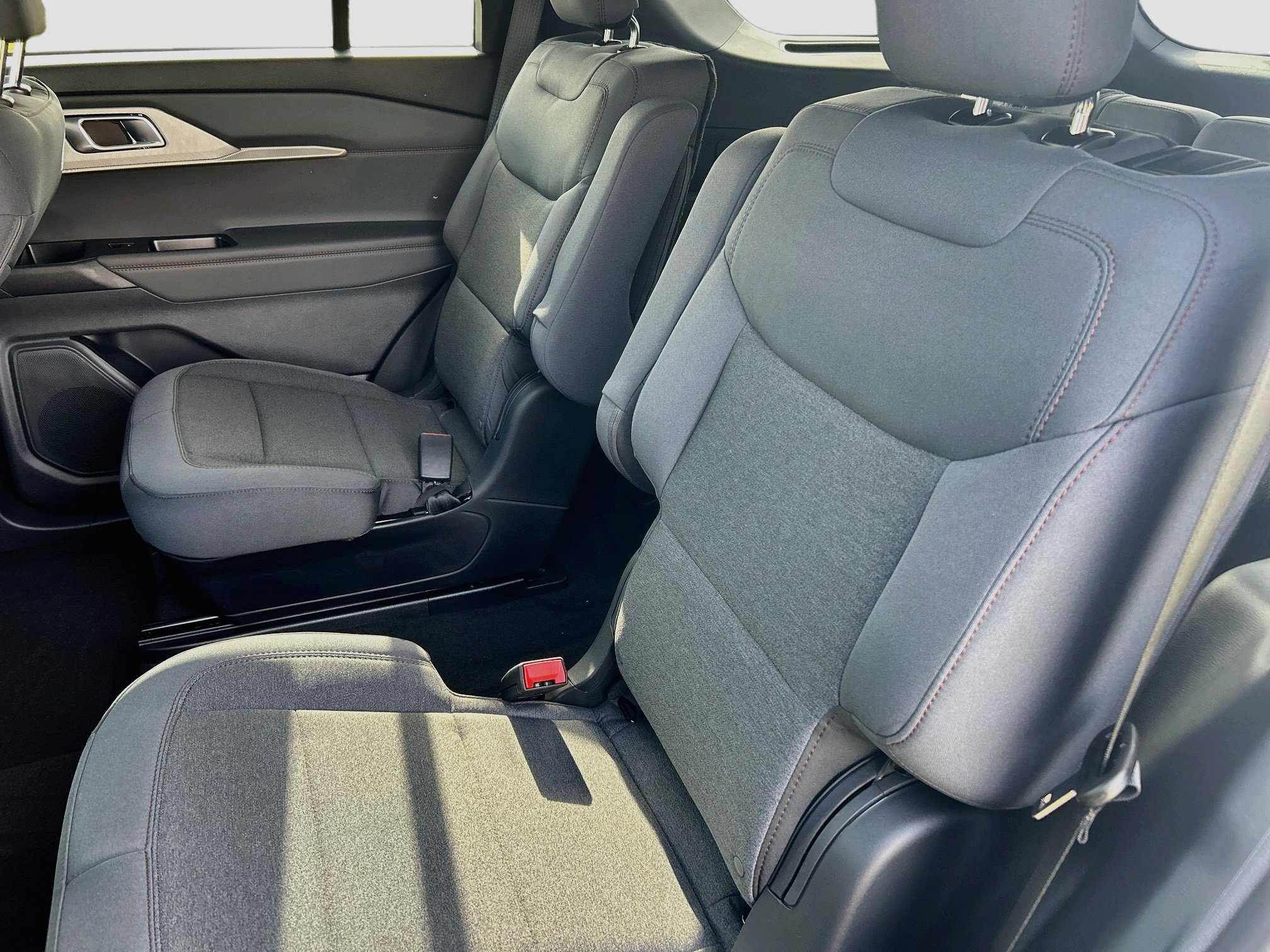New 2027 Ford Explorer Active RWD image 17