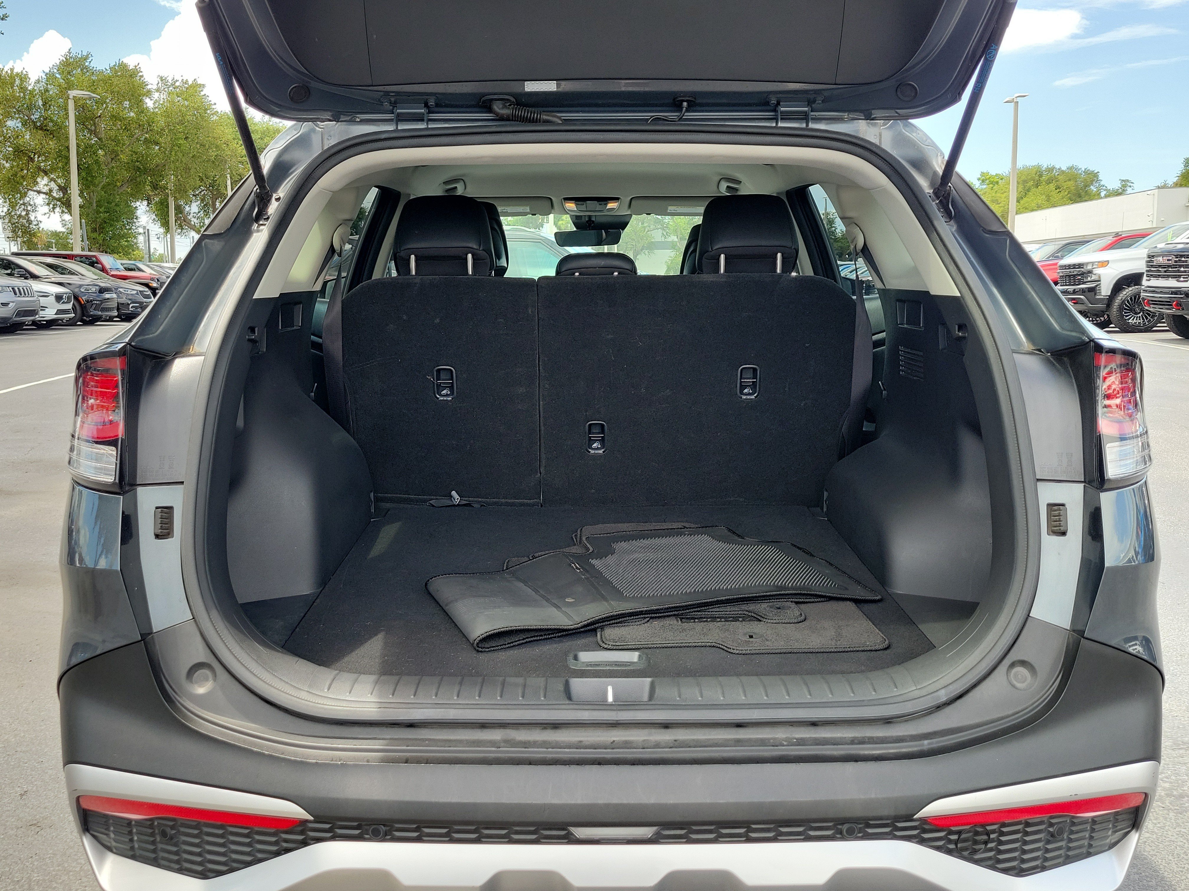 Used 2024 Kia Sportage EX FWD image 10