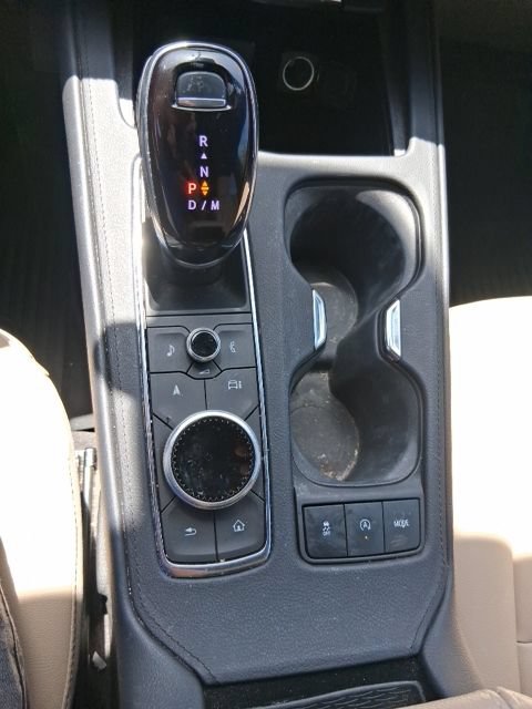 Used 2024 Cadillac XT4 Luxury w/ LPO, Floor Liner Package FWD image 12