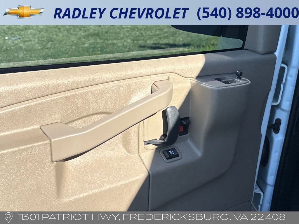 Used 2022 Chevrolet Express 2500 Extended image 5