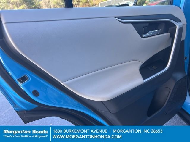 Used 2021 Toyota RAV4 XLE w/ Convenience Package image 29