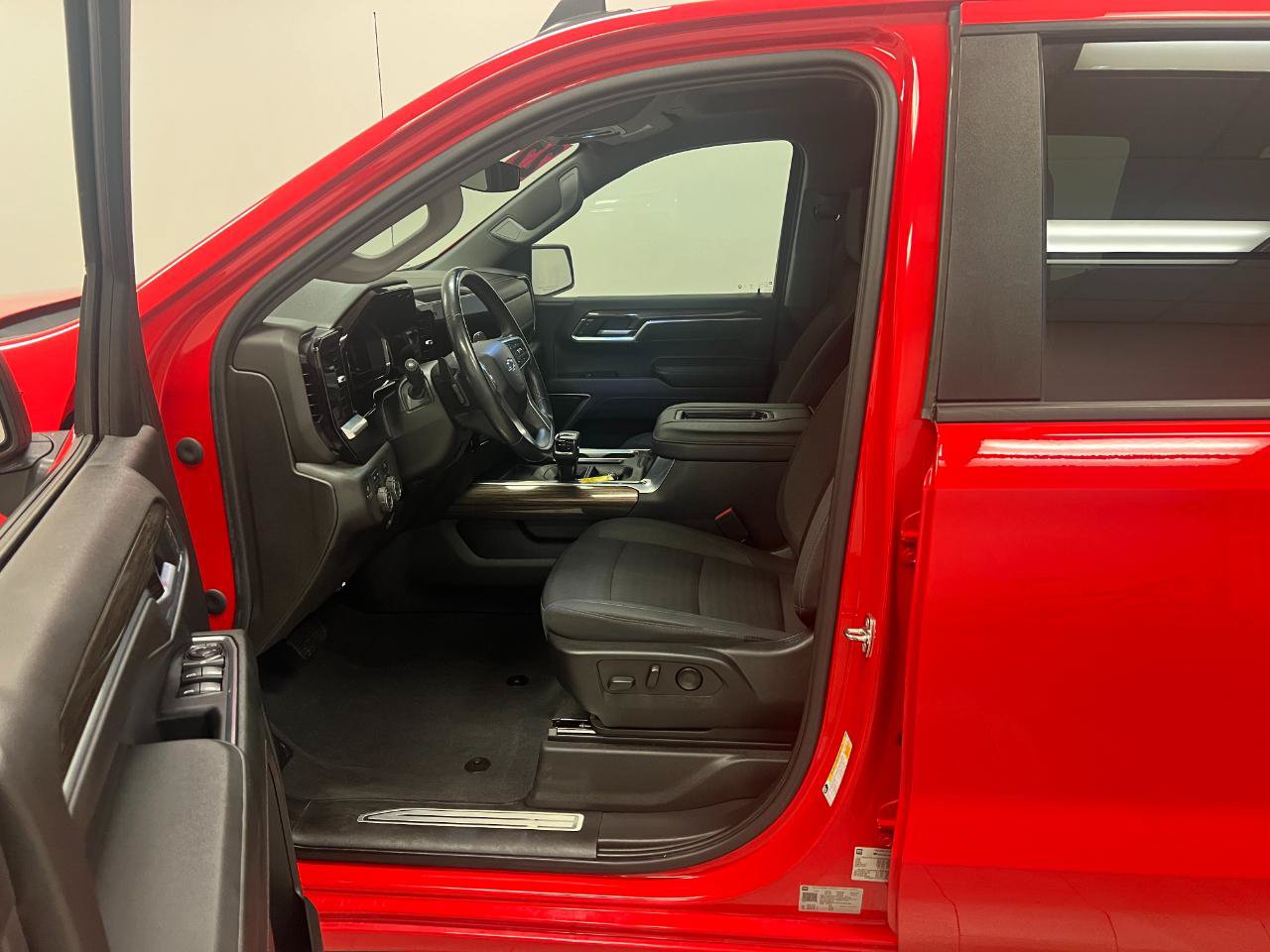 Used 2022 Chevrolet Silverado 1500 RST AWD/4WD image 20