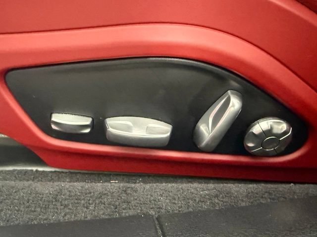 Used 2020 Porsche Panamera RWD image 34