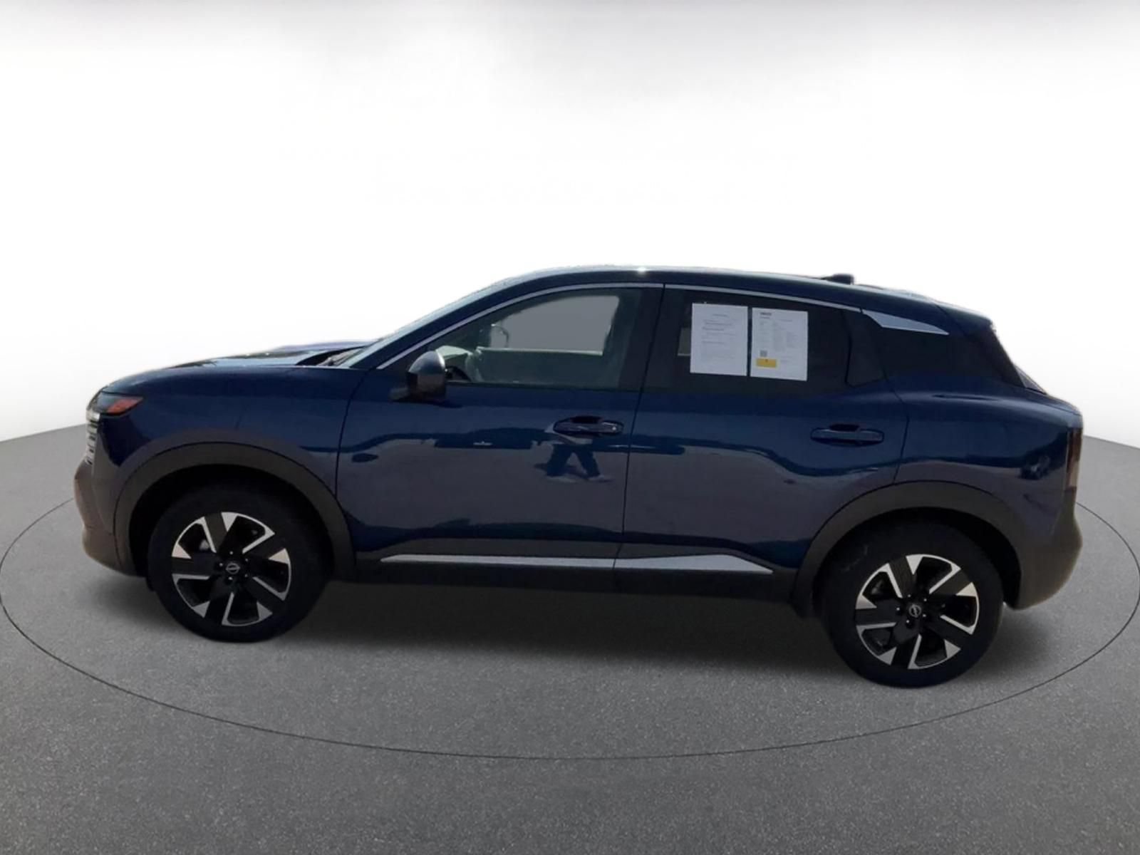 Used 2025 Nissan Kicks SV AWD/4WD image 9