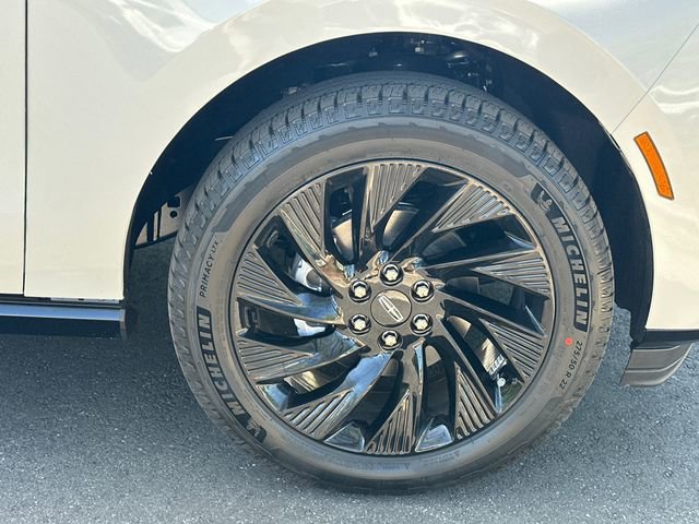 New 2026 Lincoln Navigator Reserve image 15