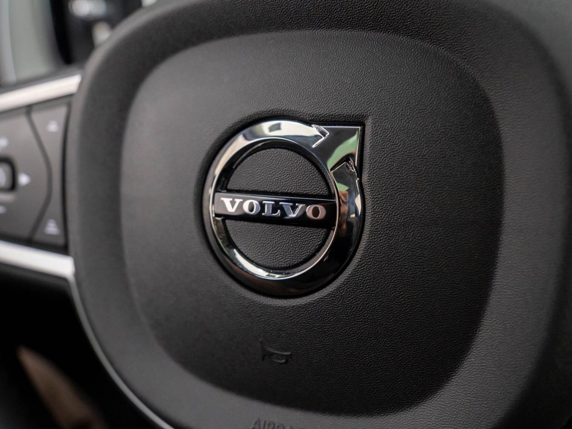 Used 2025 Volvo XC60 B5 Core w/ Protection Package Premier image 20