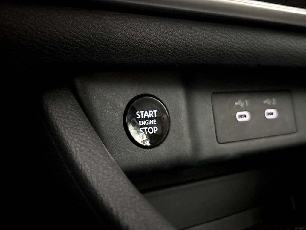 Used 2025 Nissan Rogue SV w/ SV Premium Package FWD image 7