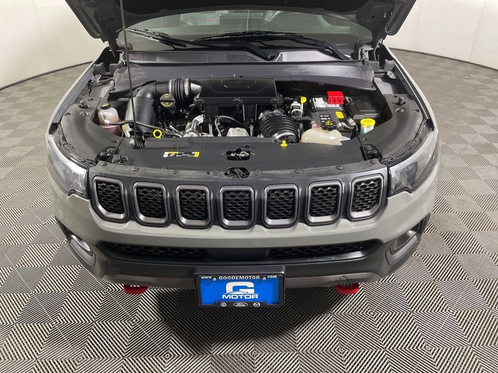 Used 2024 Jeep Compass Trailhawk AWD/4WD image 25