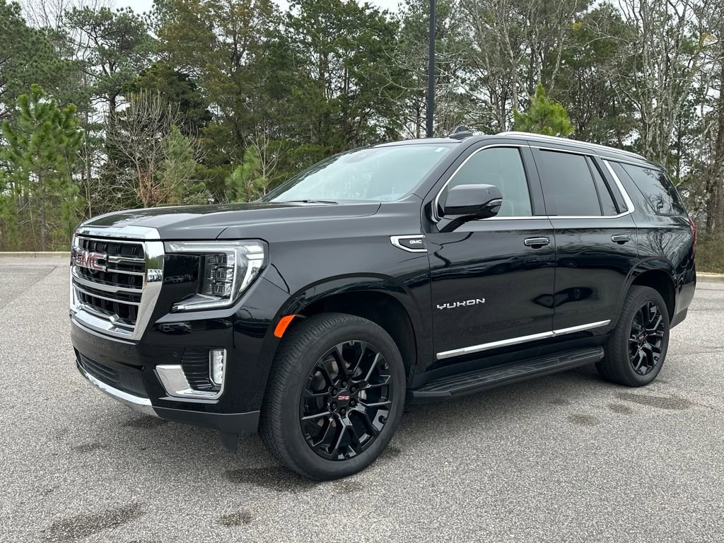 Used 2023 GMC Yukon SLT w/ SLT Luxury Package image 5