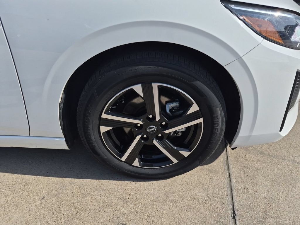 Used 2024 Nissan Sentra SV FWD image 10