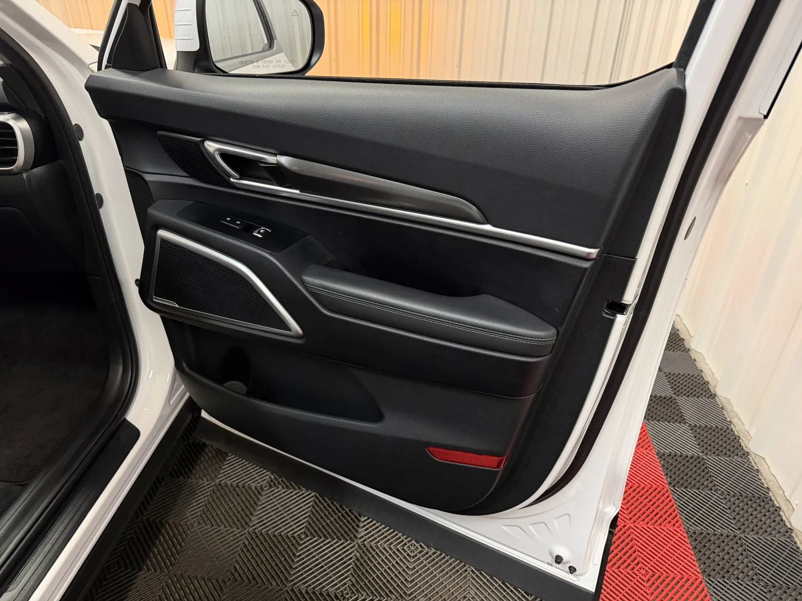Used 2024 Kia Telluride LX FWD image 39