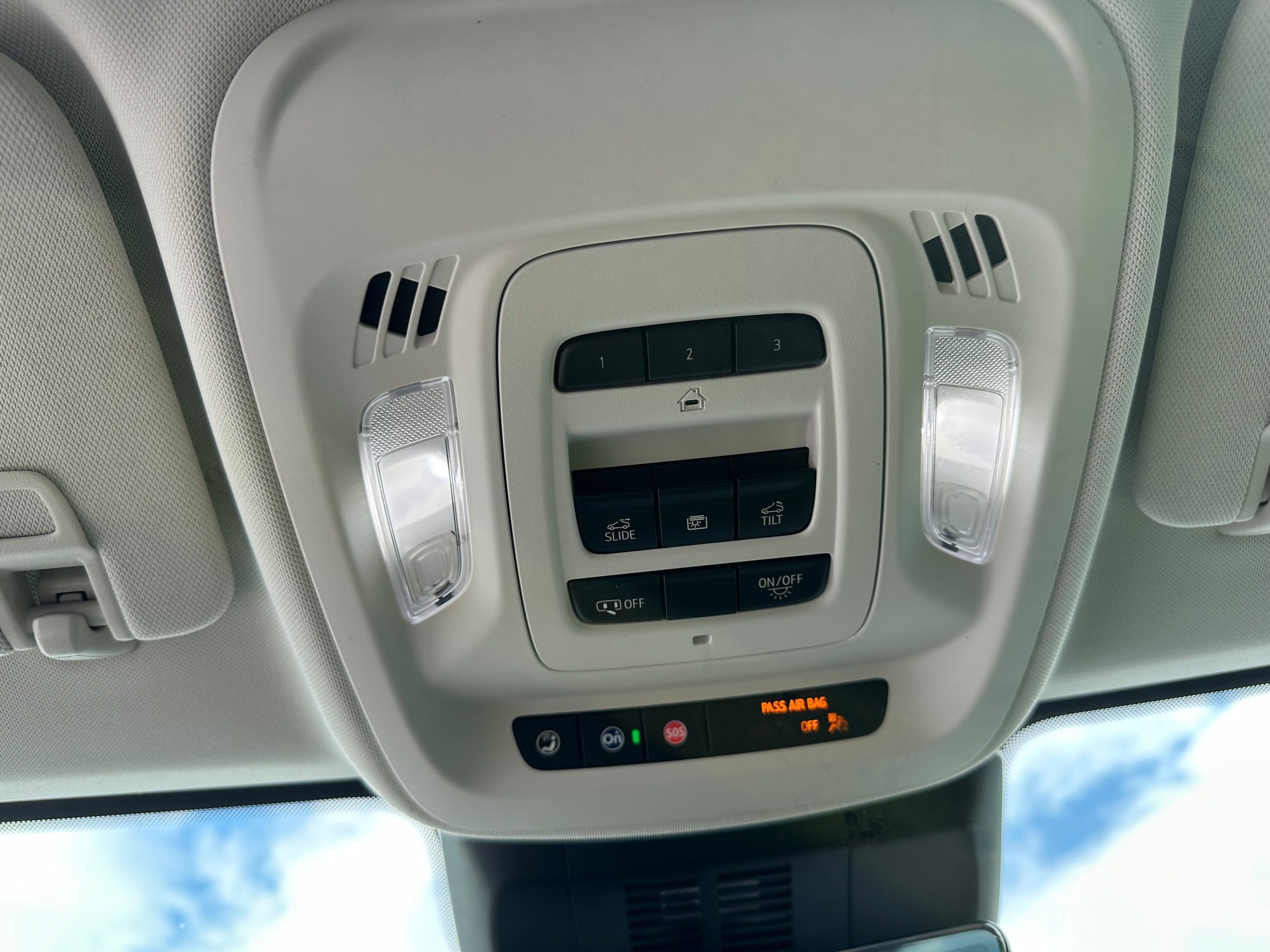 Used 2024 Buick Envision Avenir AWD/4WD image 32