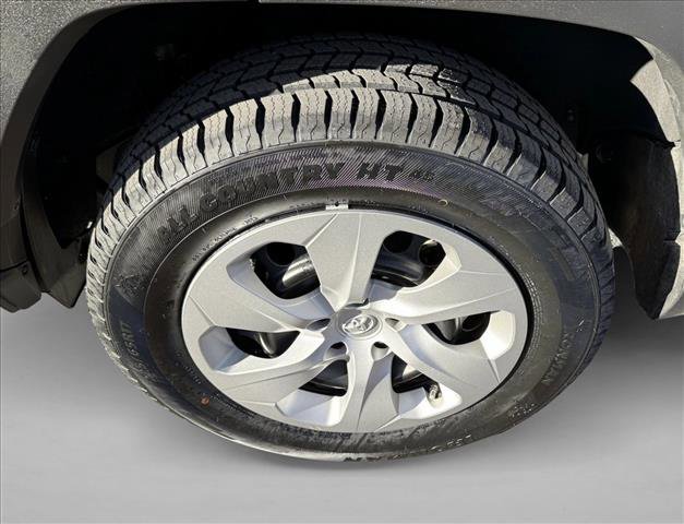 Certified 2024 Toyota RAV4 LE AWD/4WD image 9