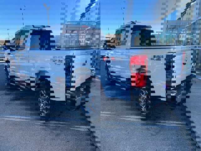 Used 2023 Ford F250 Lariat image 3