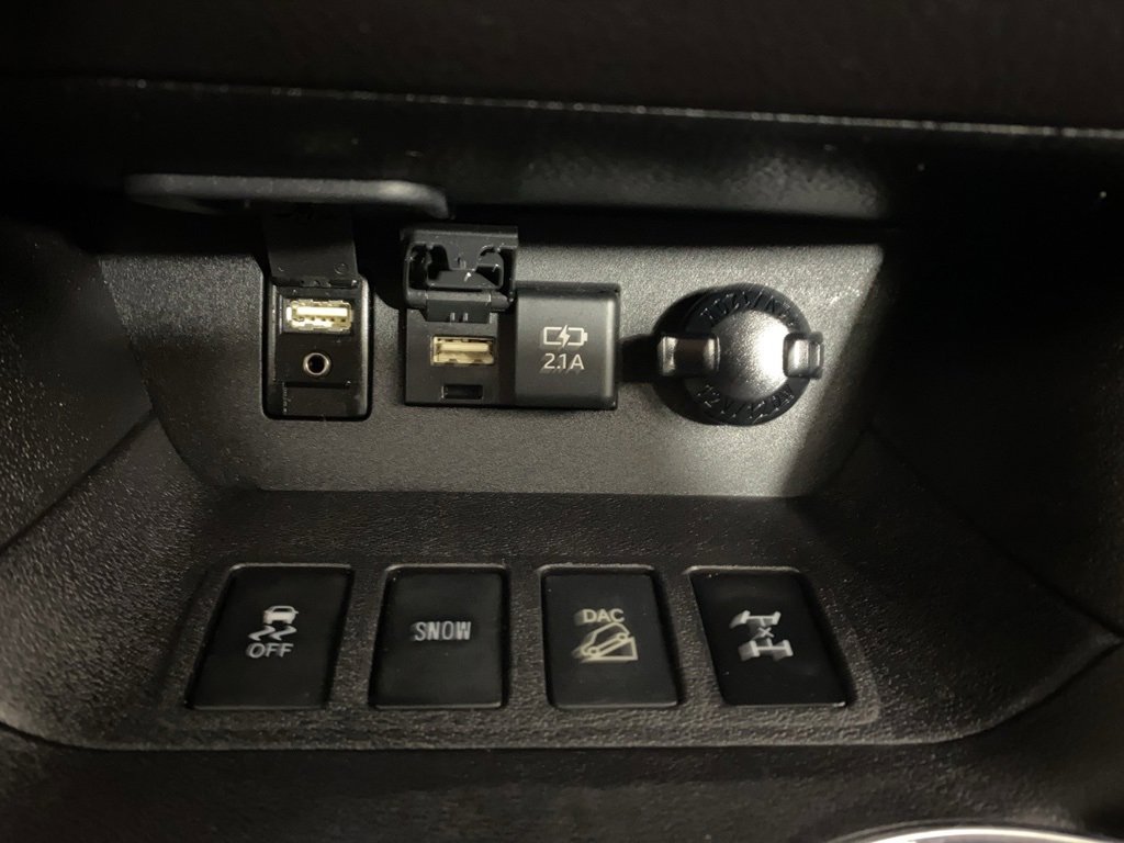 Used 2019 Toyota Highlander SE image 21