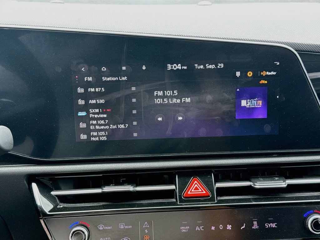 Used 2023 Kia Niro Wave w/ Wave Preserve Package FWD image 16