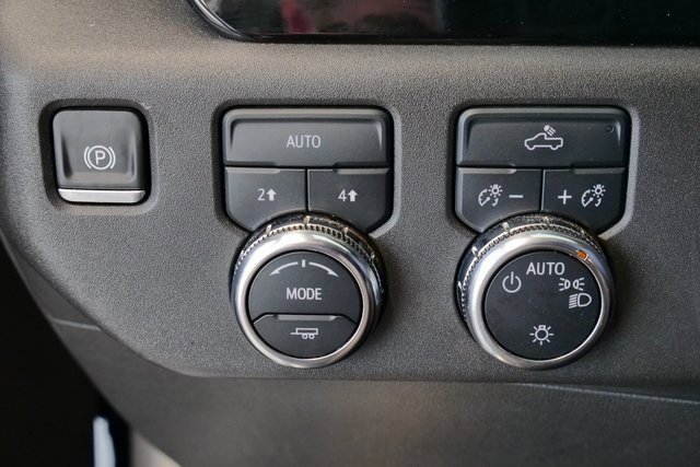 Used 2024 GMC Sierra 1500 SLE image 28