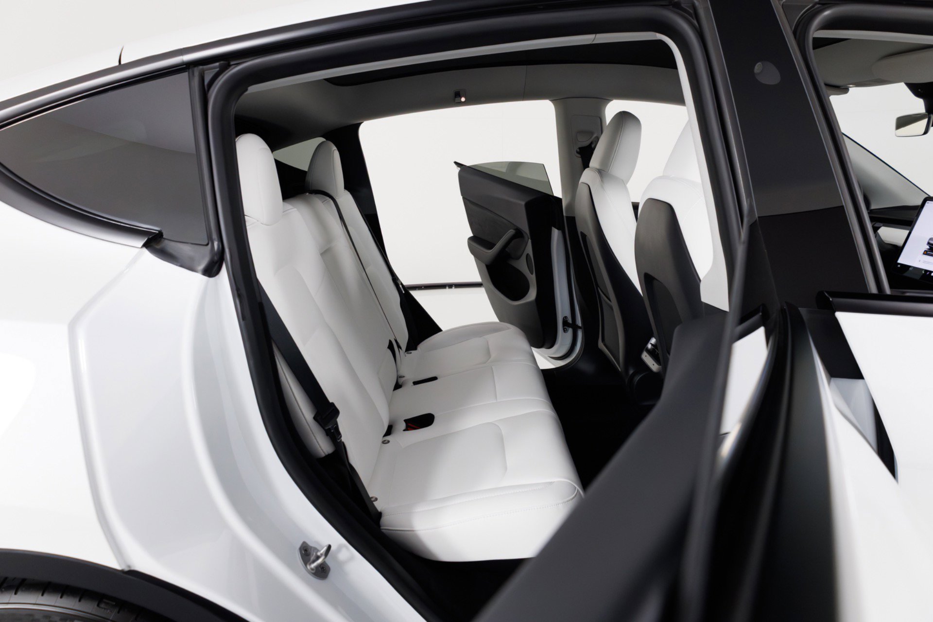 Used 2023 Tesla Model Y Performance AWD/4WD image 45