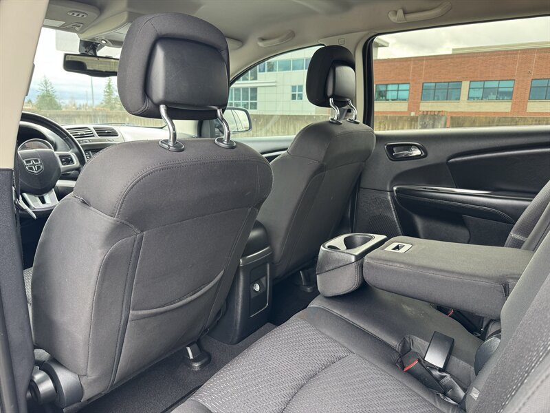 Used 2017 Dodge Journey Crossroad FWD image 13