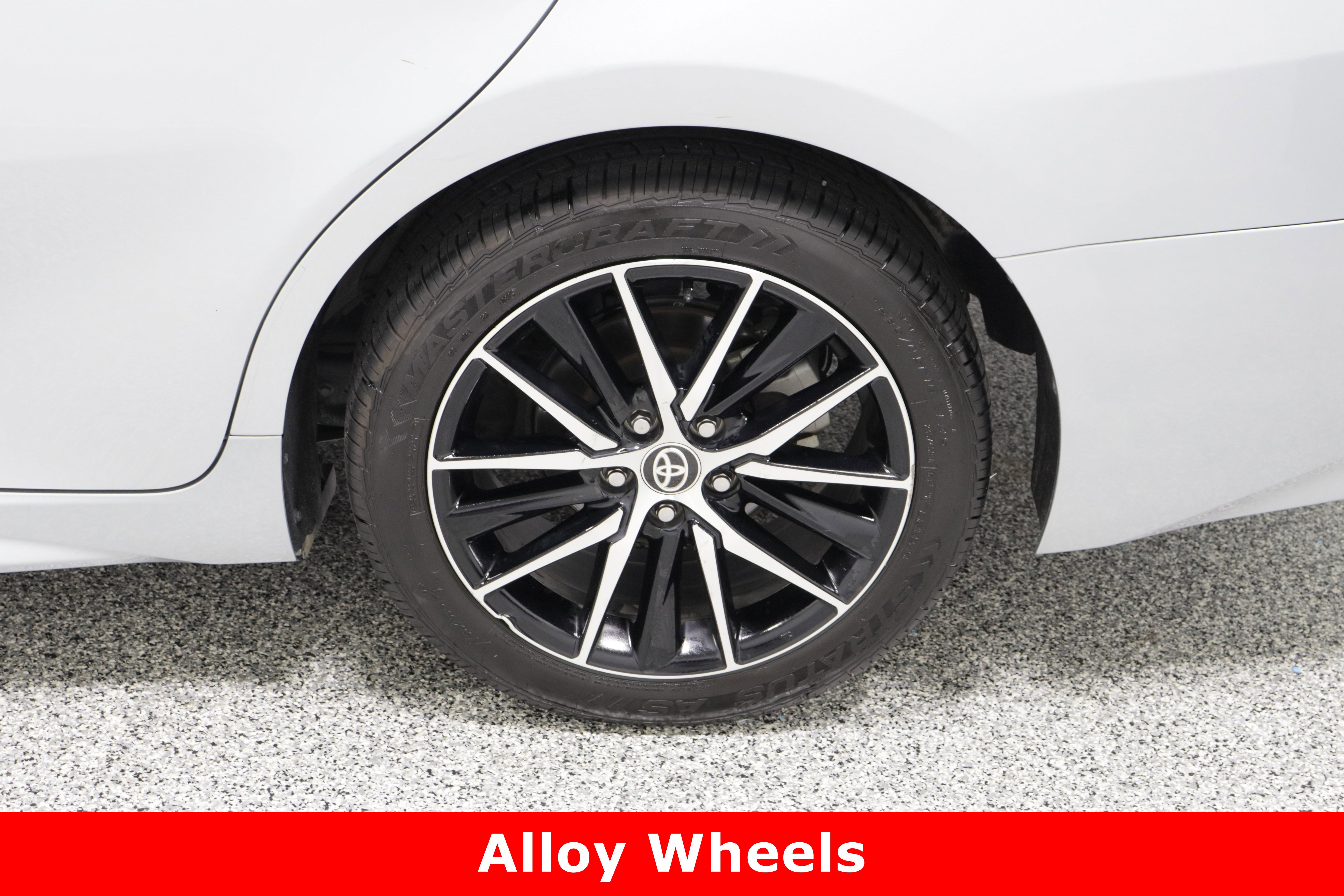 Used 2024 Toyota Camry SE image 10