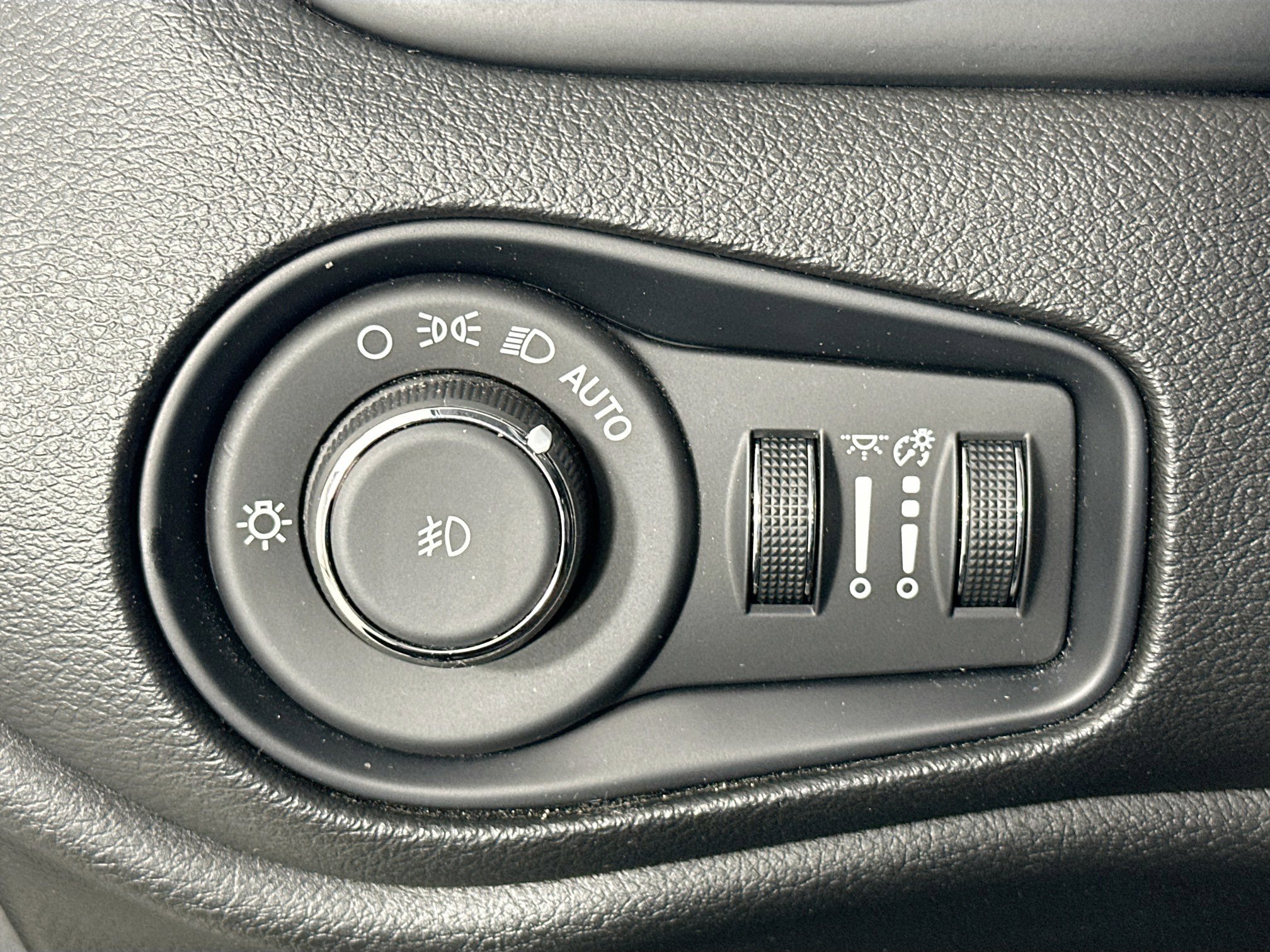 Used 2022 Jeep Renegade Limited image 10