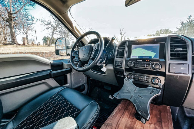 Used 2022 Ford F550 4x4 Crew Cab Super Duty w/ Power Equipment Group image 34