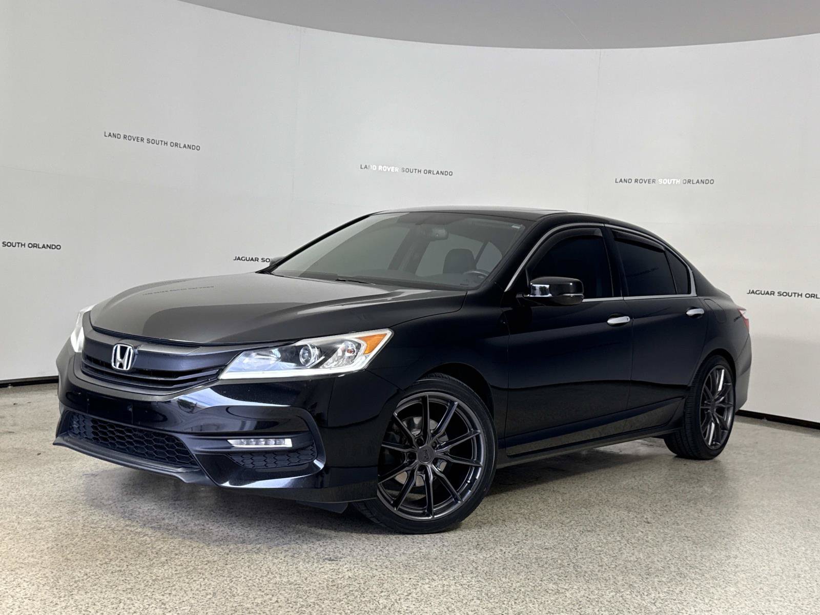Used 2017 Honda Accord EX-L image 1
