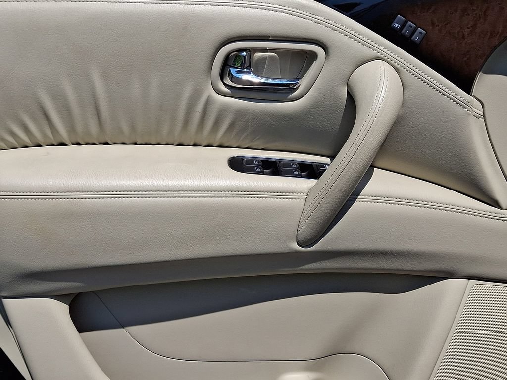 Used 2011 INFINITI QX56 4WD w/ Deluxe Touring Pkg image 13