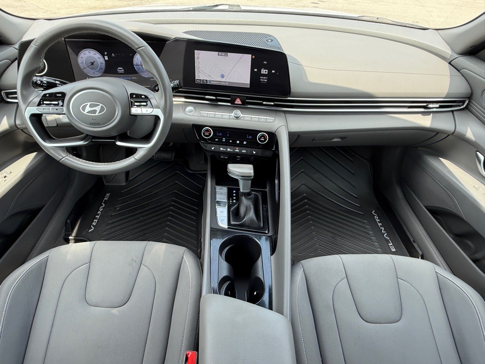 Used 2024 Hyundai Elantra SEL w/ Convenience Package FWD image 15