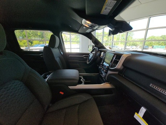 New 2026 RAM 1500 4x4 Crew Cab image 25