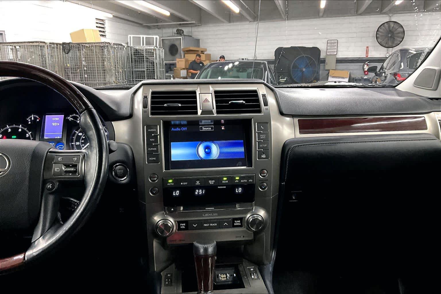 Used 2017 Lexus GX 460 Premium w/ Premium Package AWD/4WD image 33