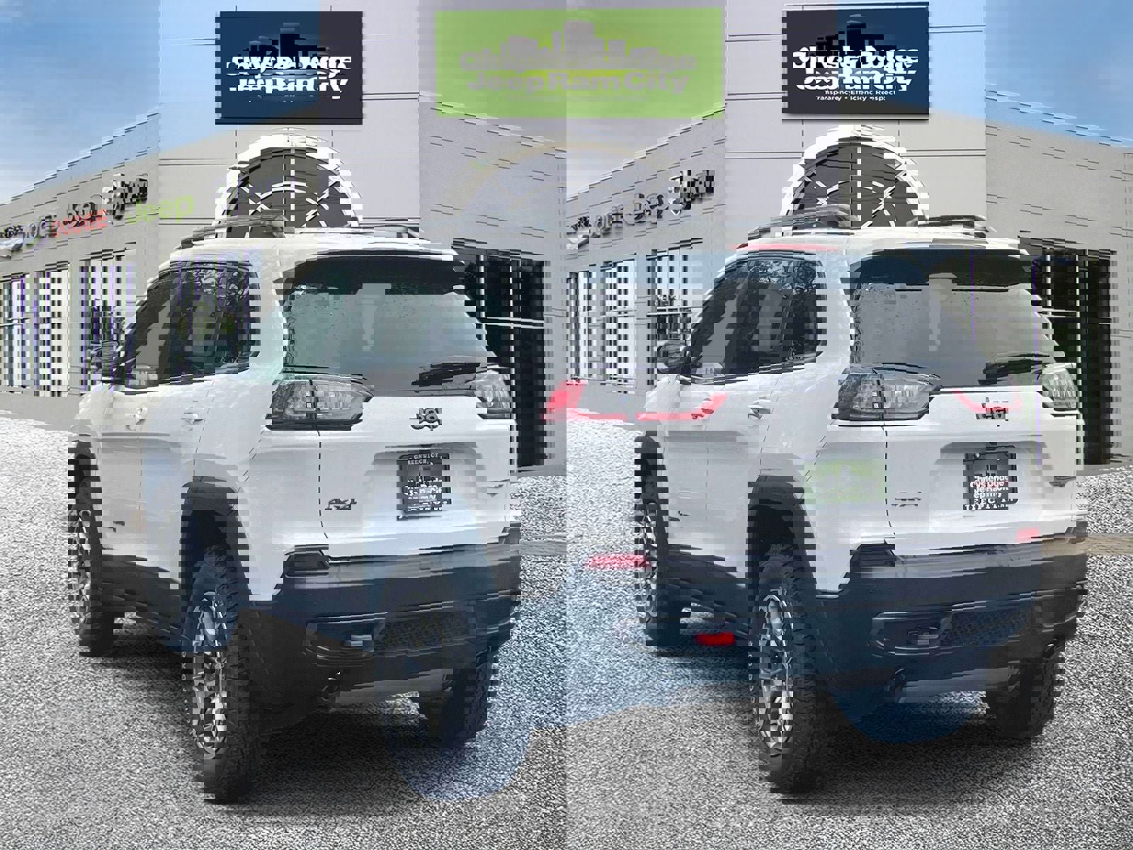 Used 2022 Jeep Cherokee Trailhawk image 8