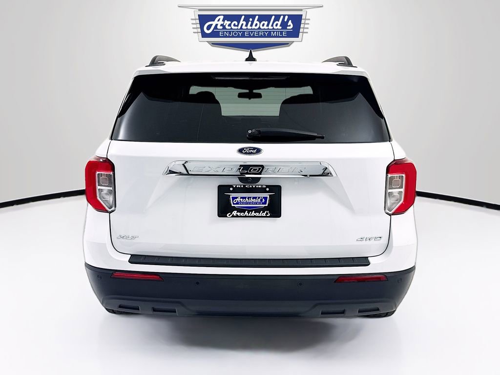 Used 2023 Ford Explorer XLT AWD/4WD image 7