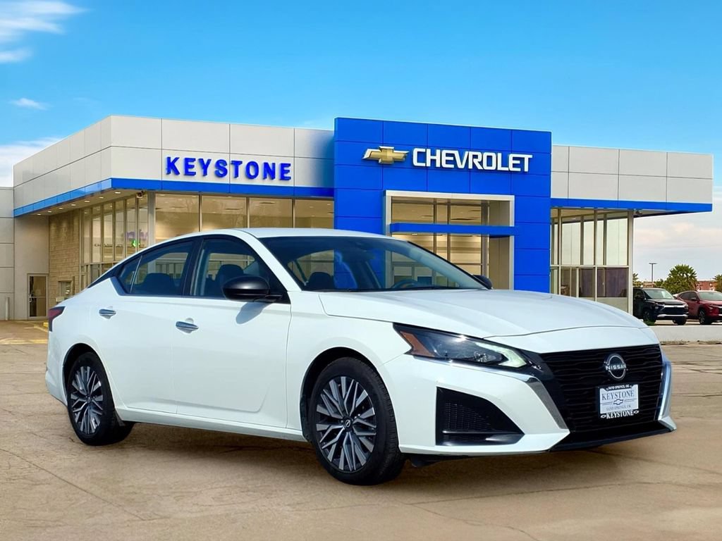 Used 2025 Nissan Altima 2.5 SV