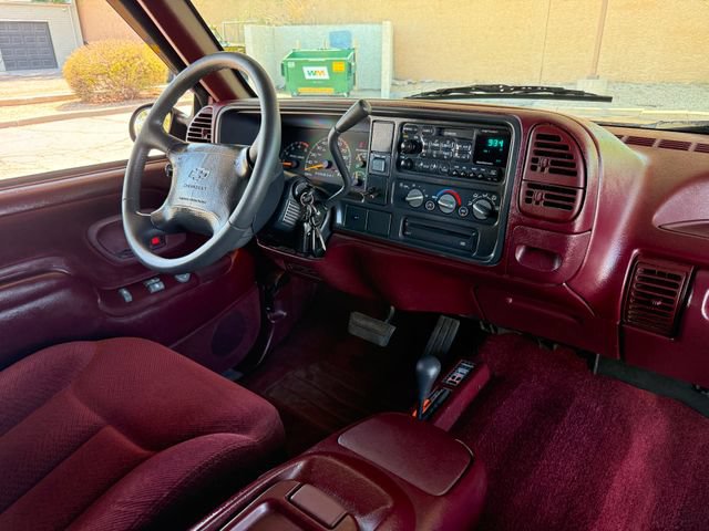Used 1995 Chevrolet Silverado 1500 4x4 Regular Cab image 40