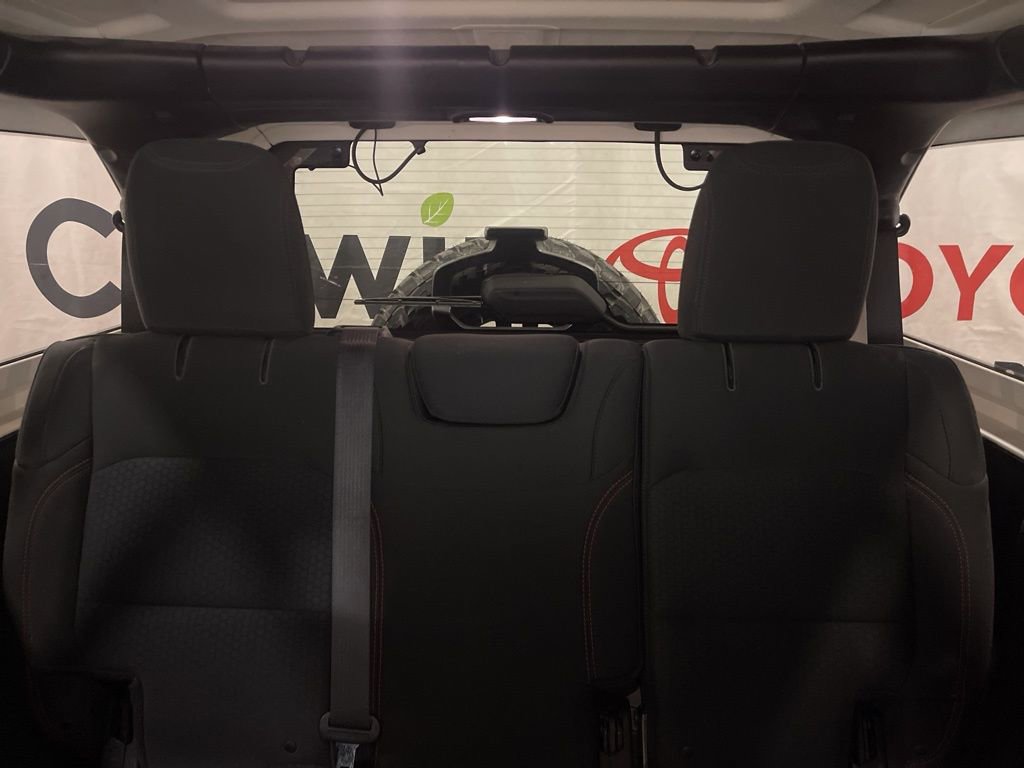 Used 2018 Jeep Wrangler Unlimited Rubicon image 19