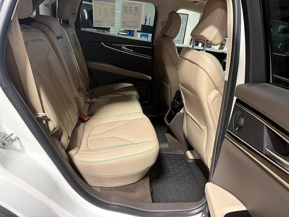 Used 2021 Lincoln Nautilus Reserve image 30